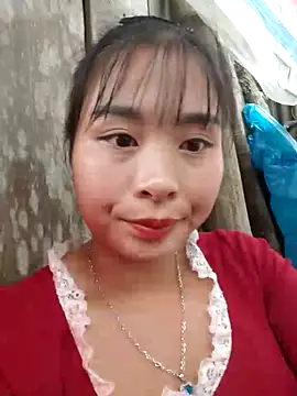 Squirrel-Pear online show from 11-18-25, 03:54