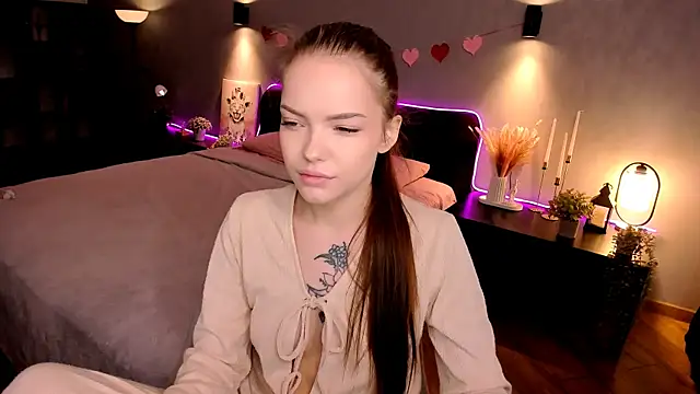 MelissaBell  online show from 11-16-25, 02:05