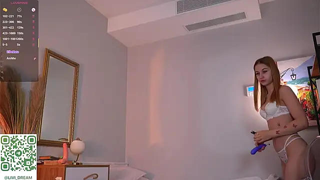 VernitaFiscalini online show from 11-30-25, 04:13