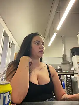 Snapshot of YourFrenchFeliciexo chatting on 12-18-25, 04:22 YourFrenchFeliciexo online show from 12-18-25, 04:22