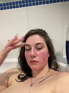 Snapshot of YourFrenchFeliciexo chatting on 03-30-26, 08:21 YourFrenchFeliciexo online show from 03-30-26, 08:21