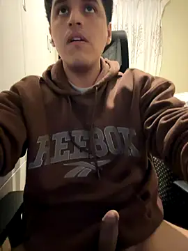 Snapshot of damian26pts chatting on 11-08-25, 02:37 damian26pts online show from 11-08-25, 02:37