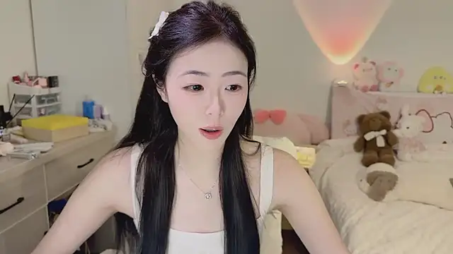 Onecutelittle online show from 12-22-25, 07:41