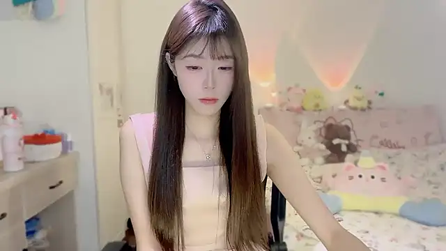 Onecutelittle online show from 11-16-25, 05:45