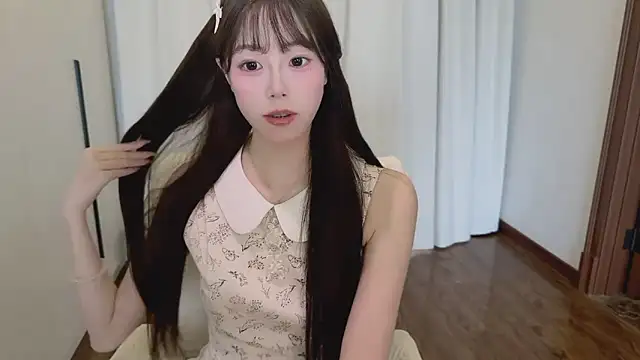 Onecutelittle online show from 04-10-26, 05:14