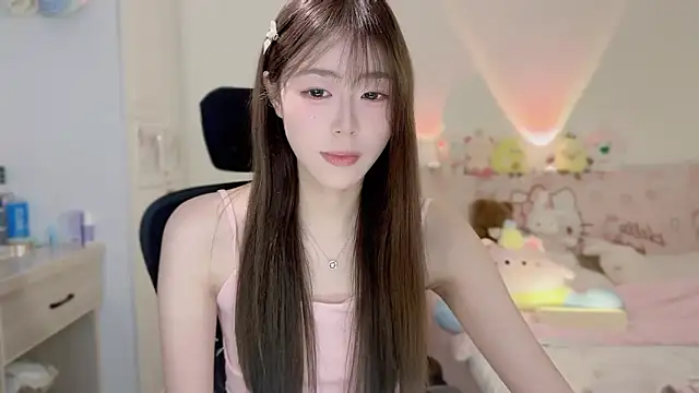 Onecutelittle online show from 11-06-25, 06:28