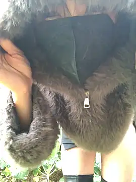 Kylie beem online show from 12-20-25, 01:41