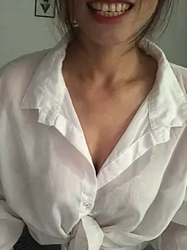 Kylie beem online show from 07-12-26, 08:37