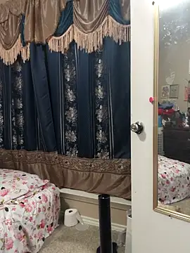 chocolatestrawberrydips online show from 04-08-26, 02:35