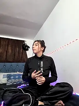 ShareeBax  online show from 10-25-25, 01:27