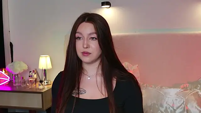  Tessa May  online show from 10-26-25, 06:08