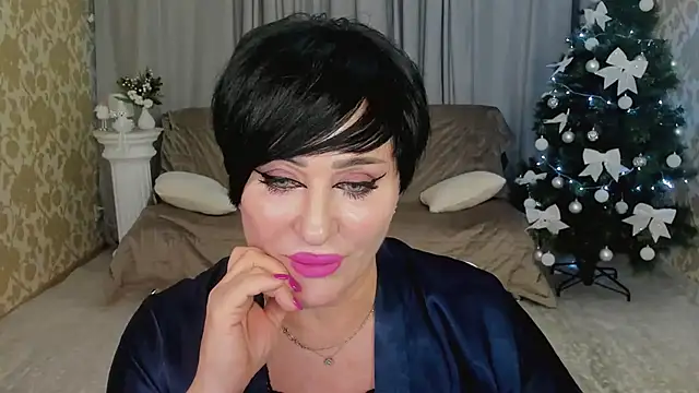 Snapshot of KiraTempt chatting on 12-18-25, 11:47 KiraTempt online show from 12-18-25, 11:47