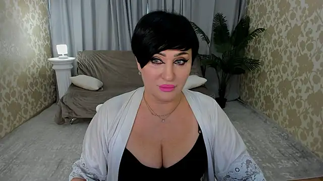 Snapshot of KiraTempt chatting on 01-10-26, 11:38 KiraTempt online show from 01-10-26, 11:38