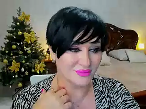 Snapshot of KiraTempt chatting on 12-21-25, 10:17 KiraTempt online show from 12-21-25, 10:17