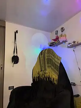 Snapshot of FreszX chatting on 06-19-26, 03:29 FreszX online show from 06-19-26, 03:29
