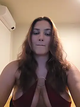 Snapshot of MiaRides19 chatting on 06-21-26, 06:36 MiaRides19 online show from 06-21-26, 06:36