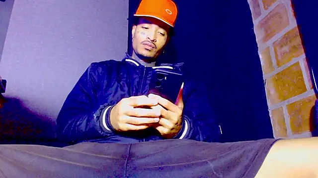 Snapshot of Anaconda_larga chatting on 02-15-26, 02:49 Anaconda larga online show from 02-15-26, 02:49