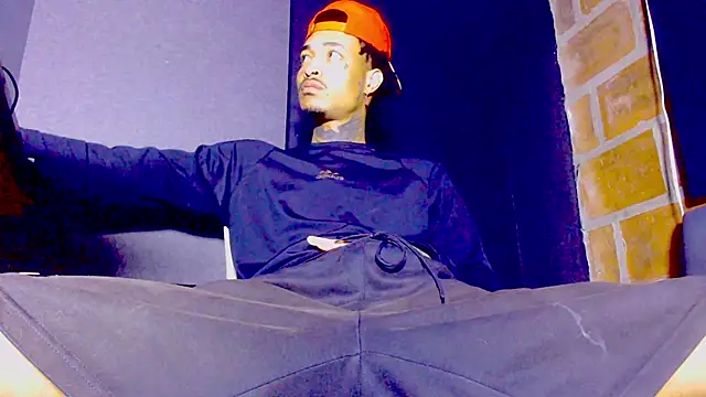 Snapshot of Anaconda_larga chatting on 02-13-26, 01:22 Anaconda larga online show from 02-13-26, 01:22