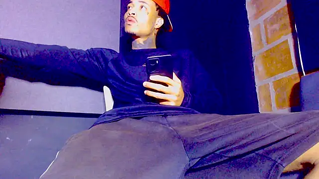 Snapshot of Anaconda_larga chatting on 02-16-26, 02:37 Anaconda larga online show from 02-16-26, 02:37