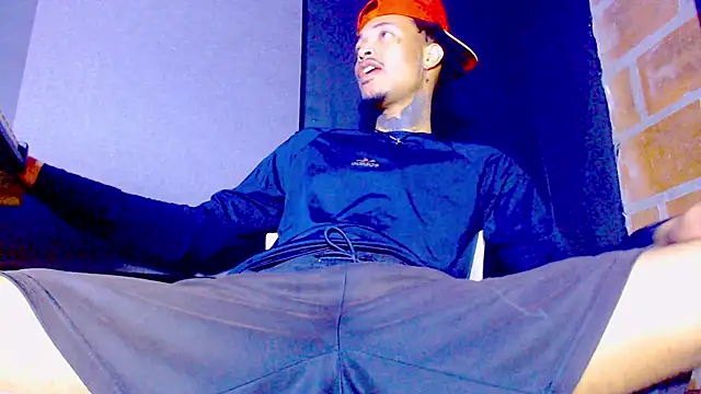 Snapshot of Anaconda_larga chatting on 02-14-26, 01:55 Anaconda larga online show from 02-14-26, 01:55