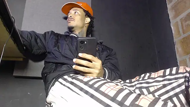 Snapshot of Anaconda_larga chatting on 02-25-26, 01:22 Anaconda larga online show from 02-25-26, 01:22