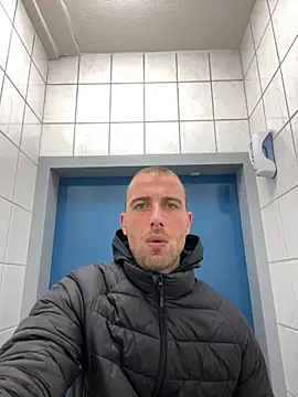 Rotteei1 online show from 11-28-25, 02:17