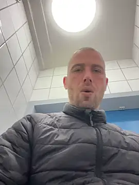 Rotteei1 online show from 12-01-25, 09:43