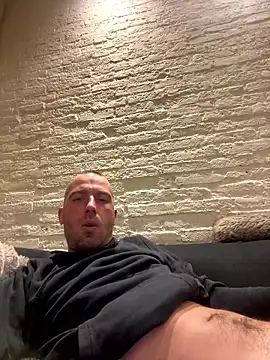 Rotteei1 online show from 01-11-26, 05:47