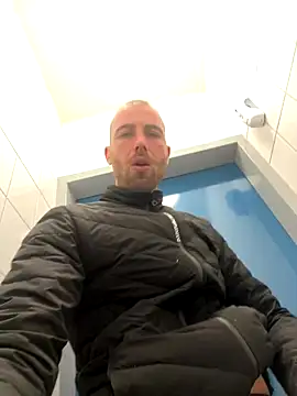 Rotteei1 online show from 11-19-25, 09:42