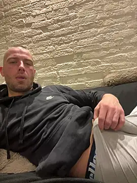 Rotteei1 online show from 01-10-26, 12:28