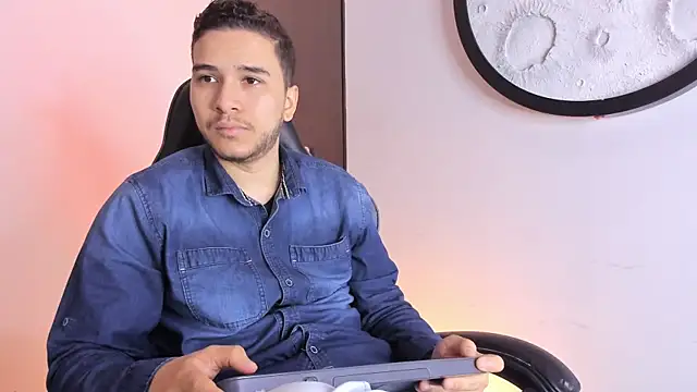 mike 257 online show from 12-22-25, 11:54