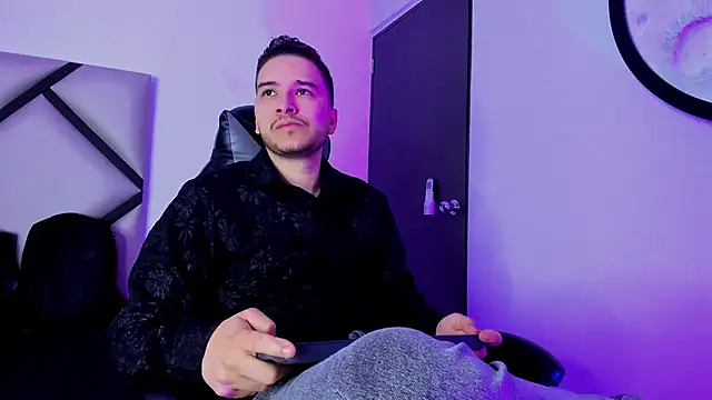 mike 257 online show from 10-28-25, 11:42