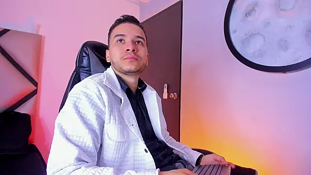 mike 257 online show from 11-19-25, 12:05