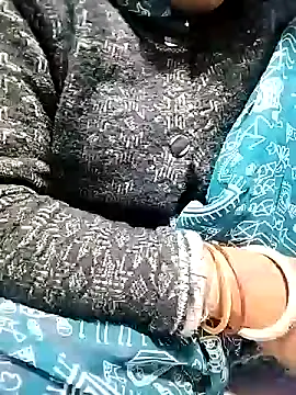 Snapshot of Hot_cauple_indian chatting on 02-12-26, 05:13 Hot cauple indian online show from 02-12-26, 05:13