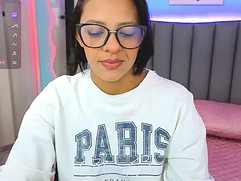 Aria Russo online show from 12-19-25, 02:30