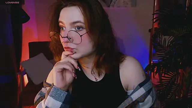 Snapshot of fairy_tara chatting on 06-17-26, 10:19 fairy tara online show from 06-17-26, 10:19