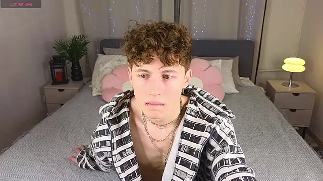 crisp1n online show from 02-11-26, 05:35