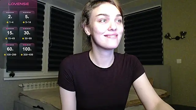 EmiliaRhodes online show from 10-19-25, 10:45
