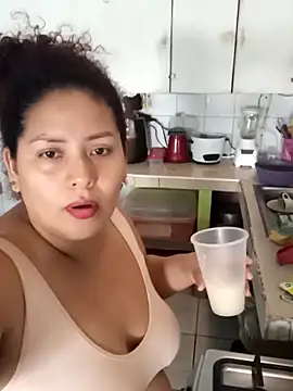 chikis12  online show from 11-24-25, 05:13