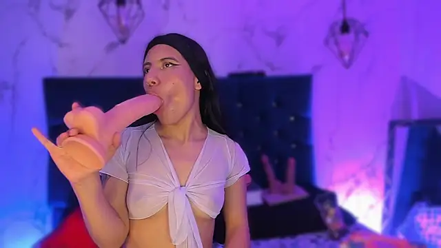 Dakotaa Johnson online show from 11-19-25, 06:41