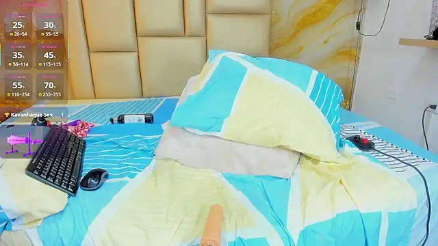 NahomiWalker  online show from 12-19-25, 09:00