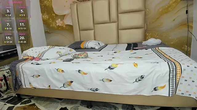 NahomiWalker  online show from 12-20-25, 08:01