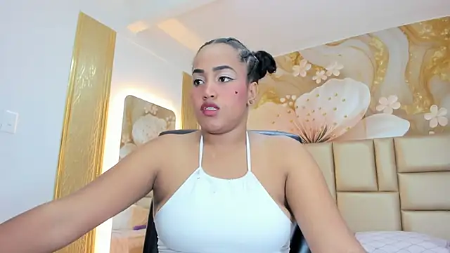 NahomiWalker  online show from 12-21-25, 07:48