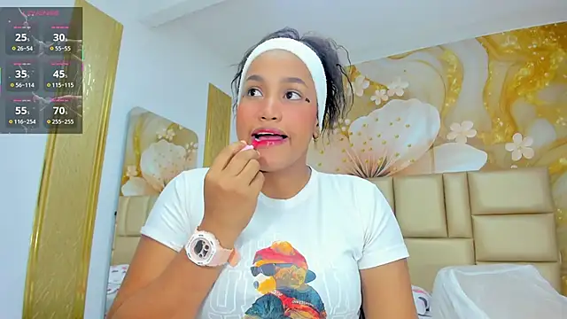 NahomiWalker  online show from 03-06-26, 07:53