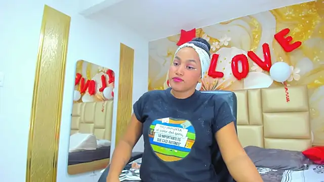 NahomiWalker  online show from 02-16-26, 07:45