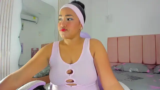 NahomiWalker  online show from 01-16-26, 07:40