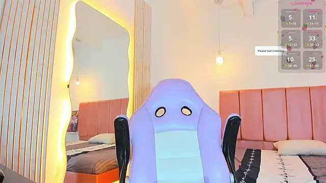 NahomiWalker  online show from 04-10-26, 07:43