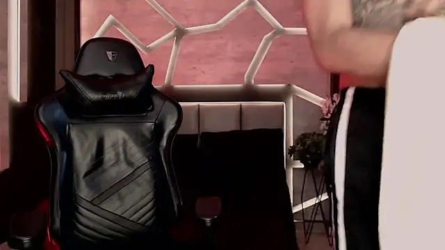 ArohomLester online show from 12-04-25, 07:13