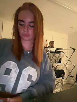 Ellieskyyee1 online show from 11-02-25, 08:36