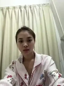 Snapshot of aaaaawhate chatting on 02-28-26, 04:01 aaaaawhate online show from 02-28-26, 04:01